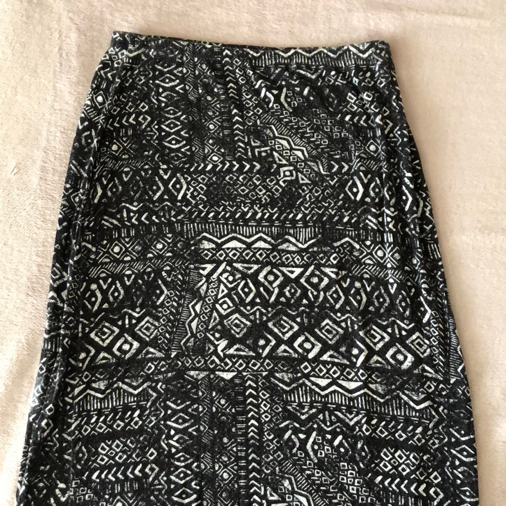 Tribal print maxi skirt 🖤
